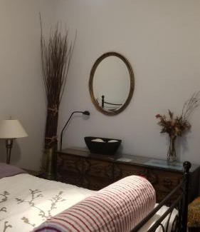 Centretown Apartment | Discover Tina's Place: Guest Rated 8.2/10 Getaway
