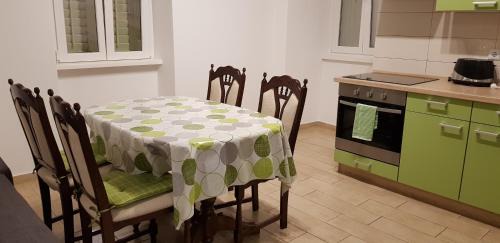 Piran Apartment | Family-Friendly Getaway at Tincha with 9.5/10 Guest Rating
