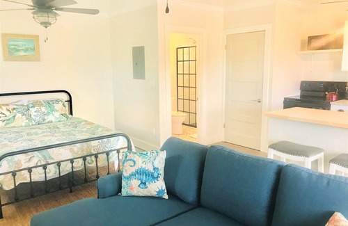 North Palmetto Point Cottage | Top-Rated Ting'um: Your Ideal Oceanfront Retreat