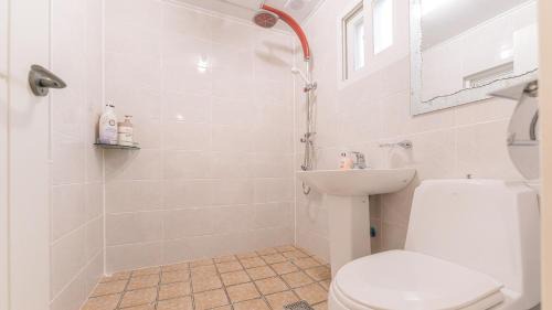 Gyeongju House | Relaxing Oceanfront Stay at Tinkerbell Pension - Rated 8.8
