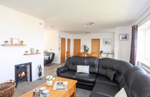 Benllech House | Experience Tinkers Patch: Pet-Friendly 4-Star Retreat