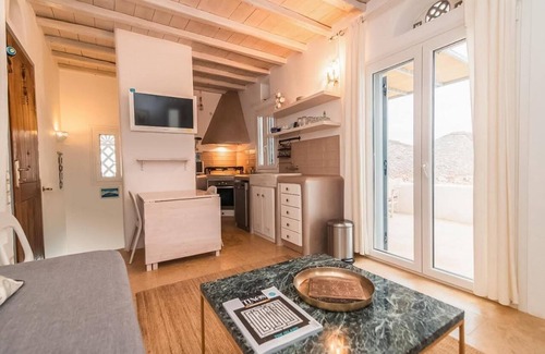 Panormos Villa | Art Villas in Tinos-Panormos: Pet-Friendly Retreats