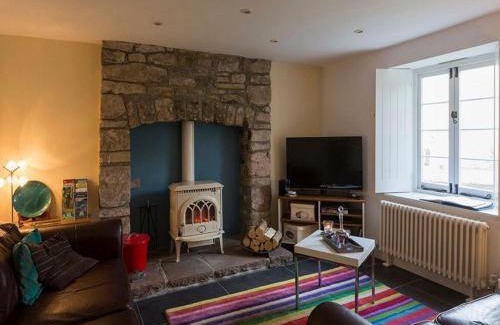 Tintern House | Explore Tintern Abbey Cottage: Pet-Friendly & Family Retreat