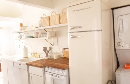 Norman House | Cozy 1BR Guesthouse Near OU Campus with Breakfast Included