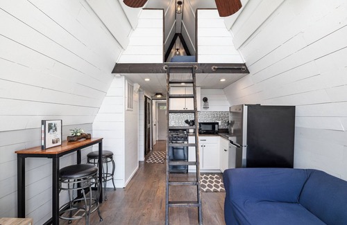 Lampe Cabin | Cozy A-Frame Cabin in Table Rock Lake Community