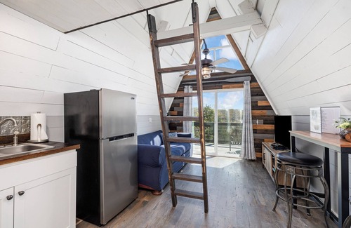Lampe Cabin | Cozy A-Frame Cabin in Table Rock Lake Community
