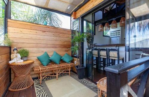 Morro das Pedras House | Pet-Friendly Retreat at Tiny Bali with Pool & Hot Tub