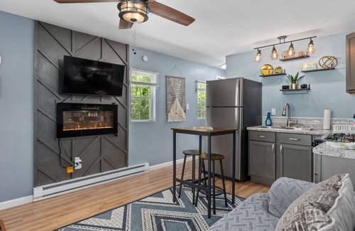 Mulberry Grove Cabin | Cozy Cabin Retreat with Firepit - Pets Welcome!