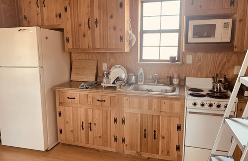Johnson City Apartment | Cozy Cabin Retreat by Pedernales Falls - Rated 9.6/10