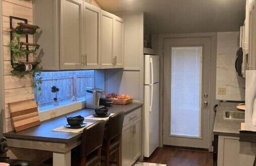 Orlovista House | Cozy Cottage Near Universal with Spa & Breakfast Options