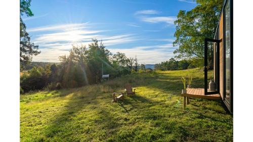 Glenreagh House | Cozy Creekside Cabin: Pet & Child Friendly Retreat