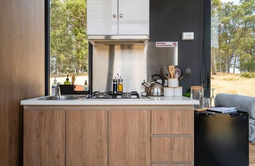 Bunding House | Exceptional Tiny Divine Farmstay with Family-Friendly Amenities