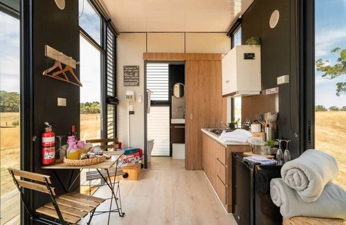 Bunding House | Exceptional Tiny Divine Farmstay with Family-Friendly Amenities