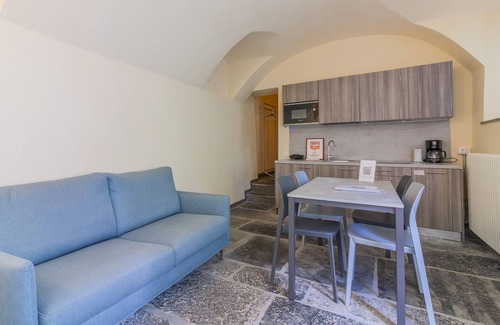 Varenna Apartment | Cozy Tiny Duke Apartment with Oceanfront Views