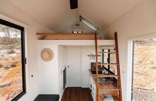 Belbora Cabin | Pet Friendly Retreat at Tiny Elsie - Ideal for Families