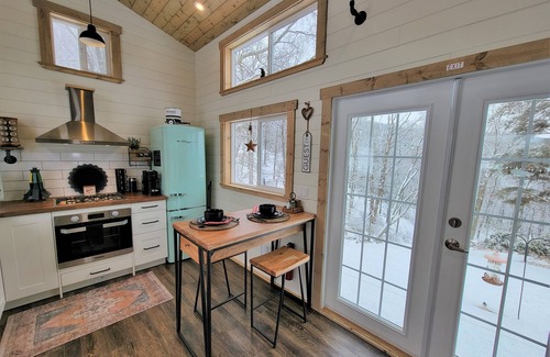 Baker Cabin | Mountain View Retreat with Spa & Dry Sauna Access