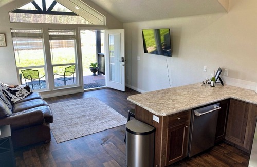 Medical Lake Other | Charming Lakefront Farmhouse with Kayaks for Family Fun