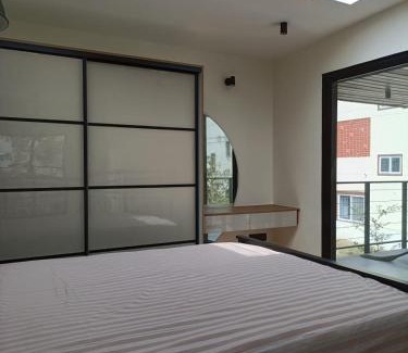 Anekal House | Cozy Retreat at Tiny Gateway - A2 Farms with Pool & Hot Tub