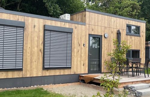 Fritzlar House | Pet-Friendly Haven at Tiny Haus Park Fritzlar with Ocean Views