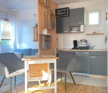 Bad Fallingbostel House | Oceanfront Tiny-Haus Straußenblick with Top Guest Rating