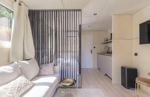 Saint-Rambert Apartment | Tiny-house atypique, 4 personnes, Saint-Didier