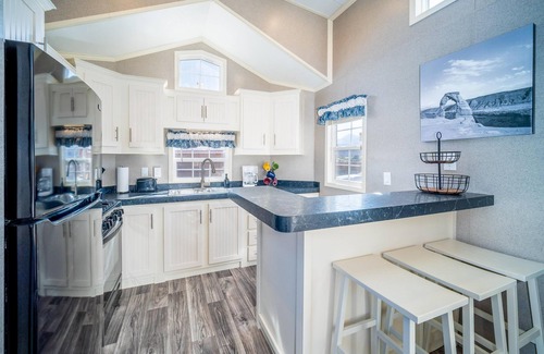 Moab South Valley House | Exceptional Tiny Home #4 - Family-Friendly Stay with Breakfast