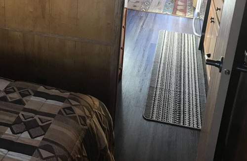 Heise Cabin | Cozy Tiny Home at 7N Ranch Resort with Breakfast Included