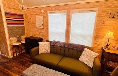 Upward House | Cozy Tiny Home with Pool - Your Perfect Escape Awaits
