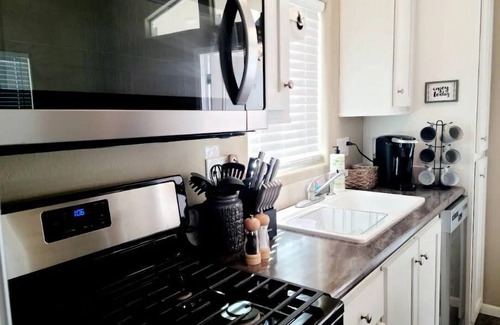 Ehrenberg House | Cozy Tiny Home with River Views Near Quartzsite
