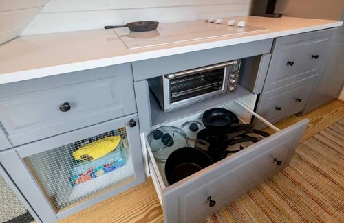 Town of Schodack Apartment | Cozy Lakefront Escape: Pet Friendly, Near NYC & BOS