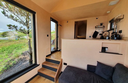 Sleat Cabin | Ideal 1-Bed Tiny Home with Kitchen in Isle of Skye