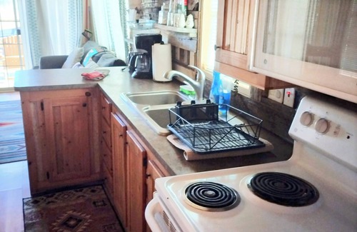 Custer House | Cozy Tiny Home in the Black Hills with Pet-Friendly Amenities
