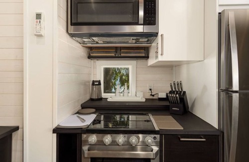 Sagle House | Tiny Home Paradise Stay w/Lake & Mountain Views