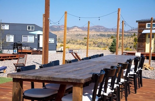 Meeker House | Cozy Tiny Home: Pet-Friendly Retreat for 3 Guests