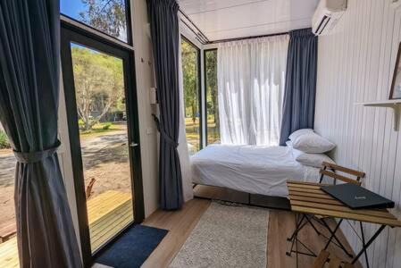 Dadswells Bridge House | Discover Tiny House 10 at Grampians Edge - Family Friendly Stay