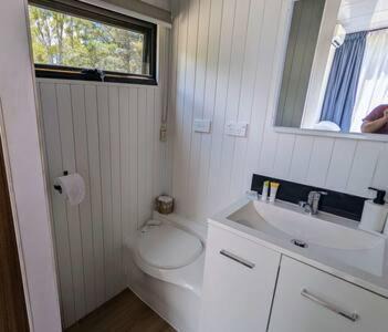 Dadswells Bridge House | Discover Tiny House 10 at Grampians Edge - Family Friendly Stay