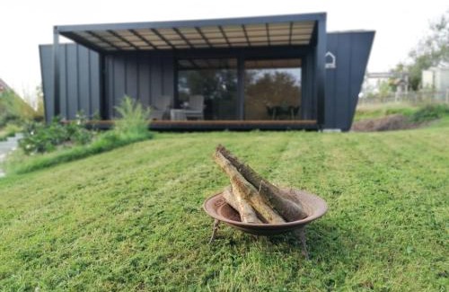 Seibranz Apartment | Tiny House 2 in Allgäu: Great Garden & Oceanfront Views