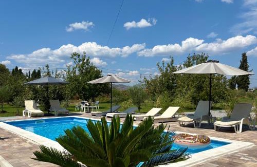 Golubovci Apartment | Pet-Friendly Apartman2: Guest Rated 10/10 for Families