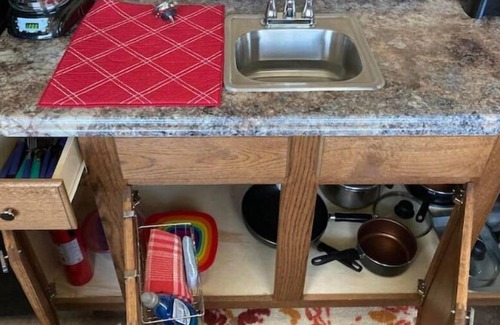 Leasburg House | Cozy Tiny House #2: Explore Wineries and Hiking Trails