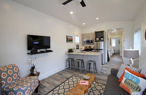 Orderville Apartment | Guest Rated 10/10: The Escape Tiny House with Kitchen