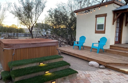 Superior Apartment | Explore a Treehouse Getaway with Hot Tub and Views