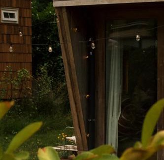 Diessen House | Unique Tiny House Hilver: Cozy Retreat in the Forest