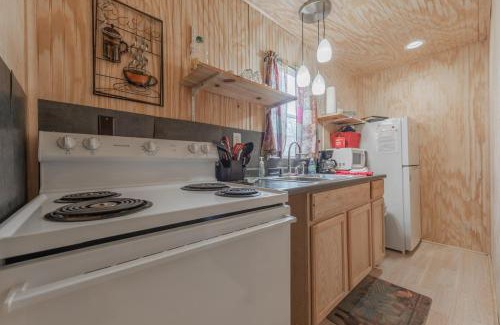 Saint Joe House | Pet-Friendly Tiny House at Buffalo River Lodge - 10/10 Rated