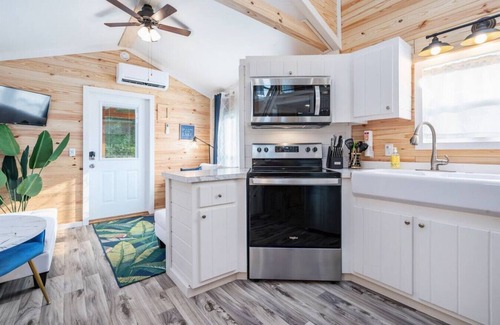 Guntersville Cottage | Ideal Cabin Retreat with Firepit & Boat Parking Near Ramps