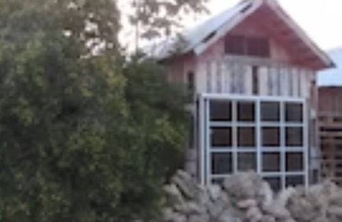 Oranjestad-West Cabin | Cozy Tiny House Cabins: Ideal for Family Getaways