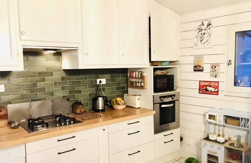 Cazaux House | Family-Friendly Tiny House with Pool & Ocean Views