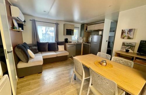 Claouey Resort | Charming Tiny House for Family Getaways in Cap Ferret