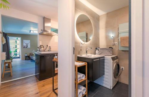 Municipality of Nijmegen Apartment | Cozy Tiny House with Kitchen, Bathroom & Bike Rentals