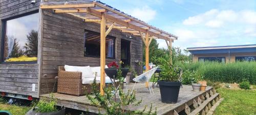 Saint-Brieuc-de-Mauron Other | Charming Tiny House Retreat: Guest Rated 9/10 & Family-Friendly