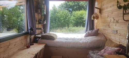 Saint-Brieuc-de-Mauron Other | Charming Tiny House Retreat: Guest Rated 9/10 & Family-Friendly